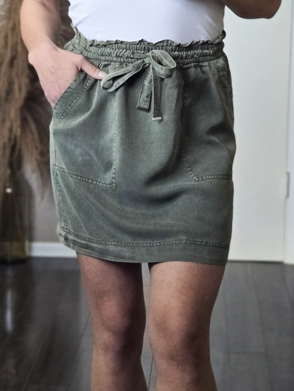Dex 100% Tencel Olive Green Paperbag Mini Skirt Size Small Summer Boho Cooling